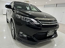Toyota Harrier Premium 2.0 Sunroof 2015 Rear Entertainment Black